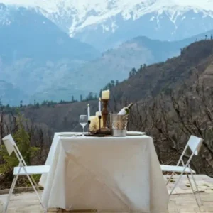 candlelight-dinner-in-the-hills-of-manali