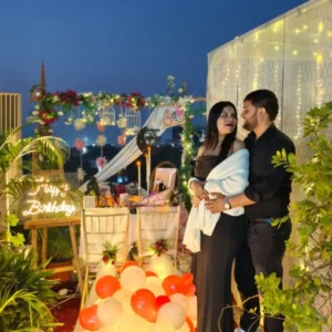 premium-lovers-table-with-red-red-carpet