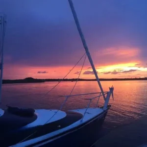 private-yacht-candlelight